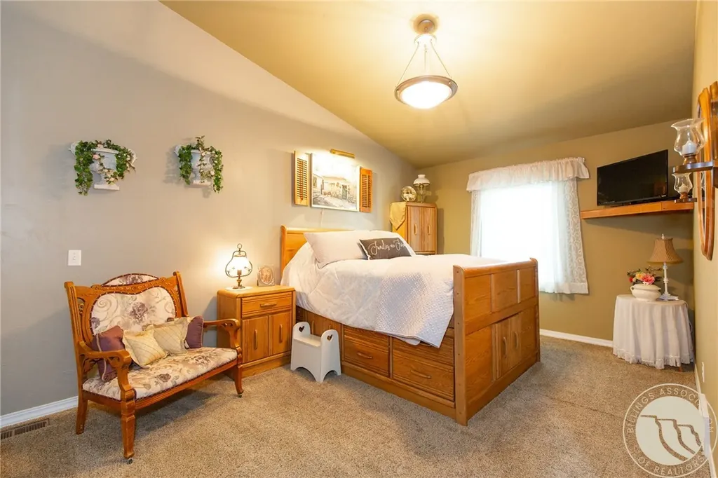 46 Rapelje Road Big Timber MT 59011