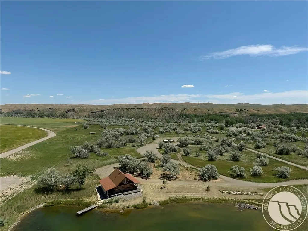 587 Ten Bear Lane Hardin MT 59034