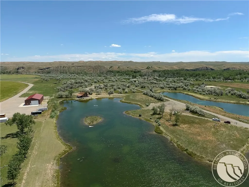 587 Ten Bear Lane Hardin MT 59034