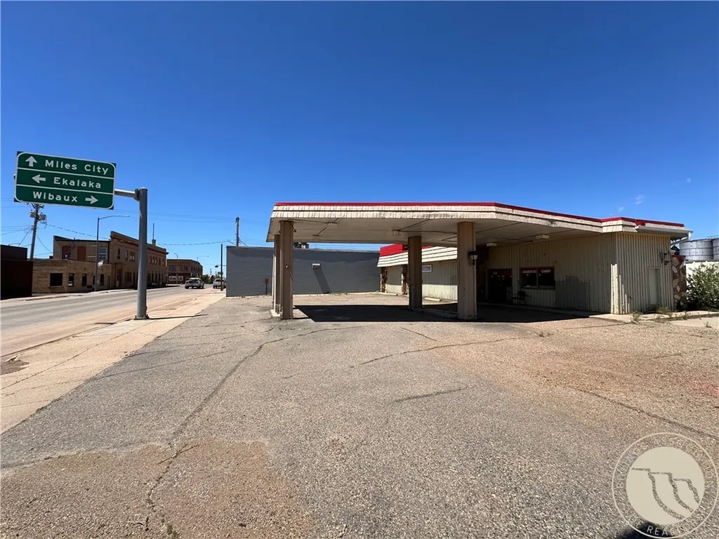 19 E Montana Avenue Baker MT 59313