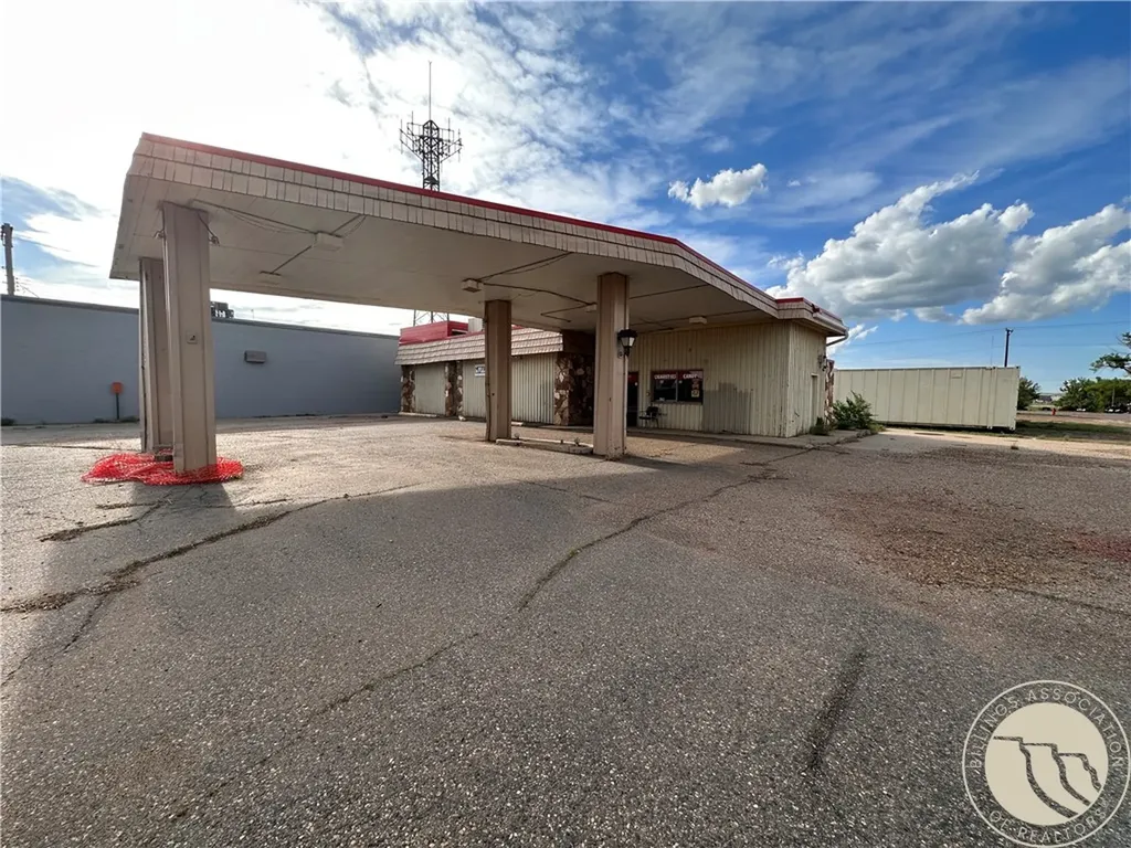 19 E Montana Avenue Baker MT 59313