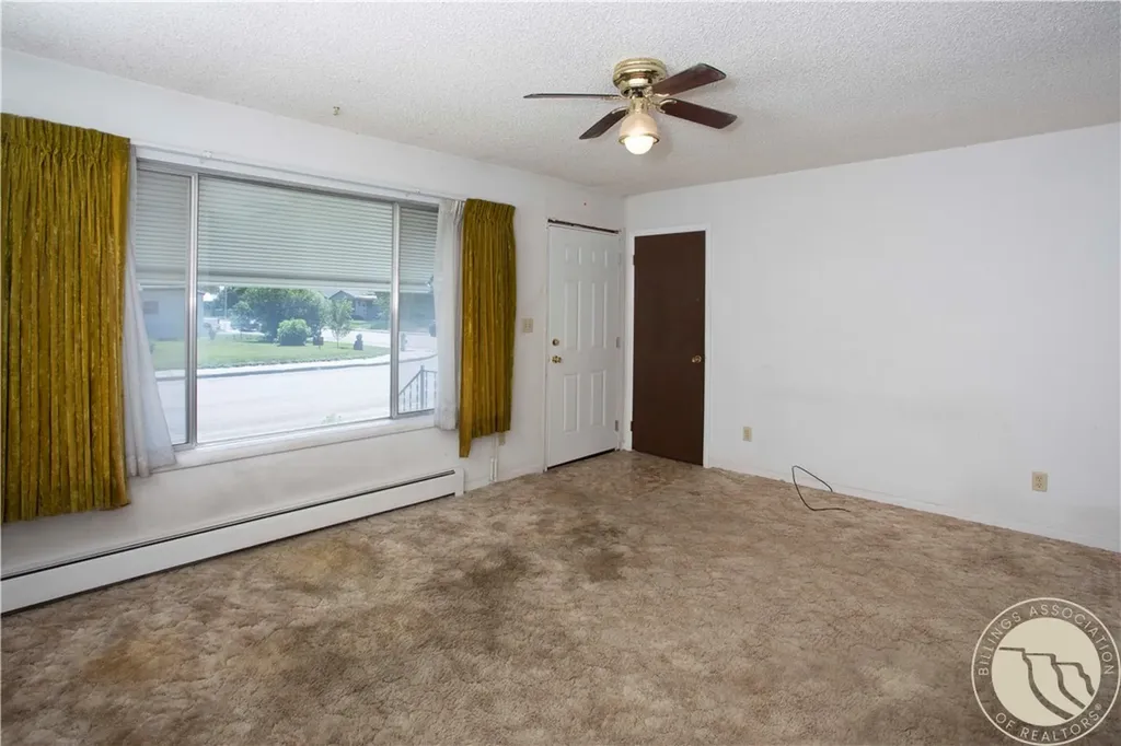 204 N Lewis Avenue Hardin MT 59034