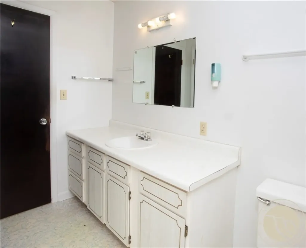 204 N Lewis Avenue Hardin MT 59034