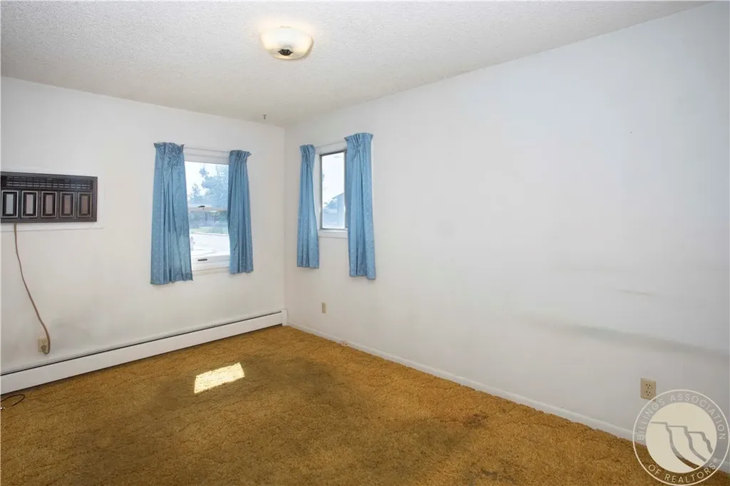 204 N Lewis Avenue Hardin MT 59034