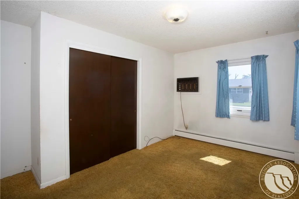 204 N Lewis Avenue Hardin MT 59034