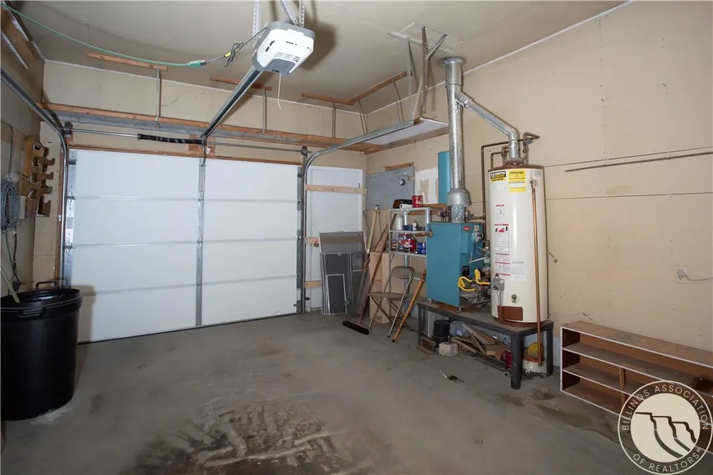 204 N Lewis Avenue Hardin MT 59034