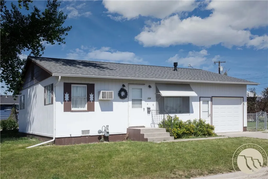 204 N Lewis Avenue Hardin MT 59034