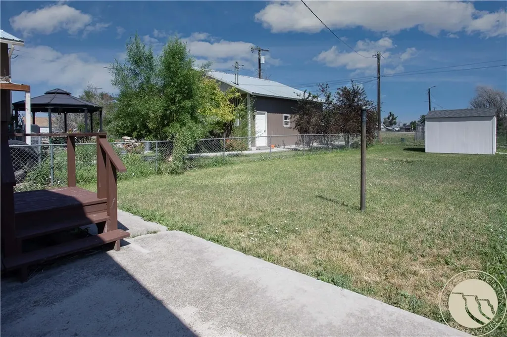 204 N Lewis Avenue Hardin MT 59034