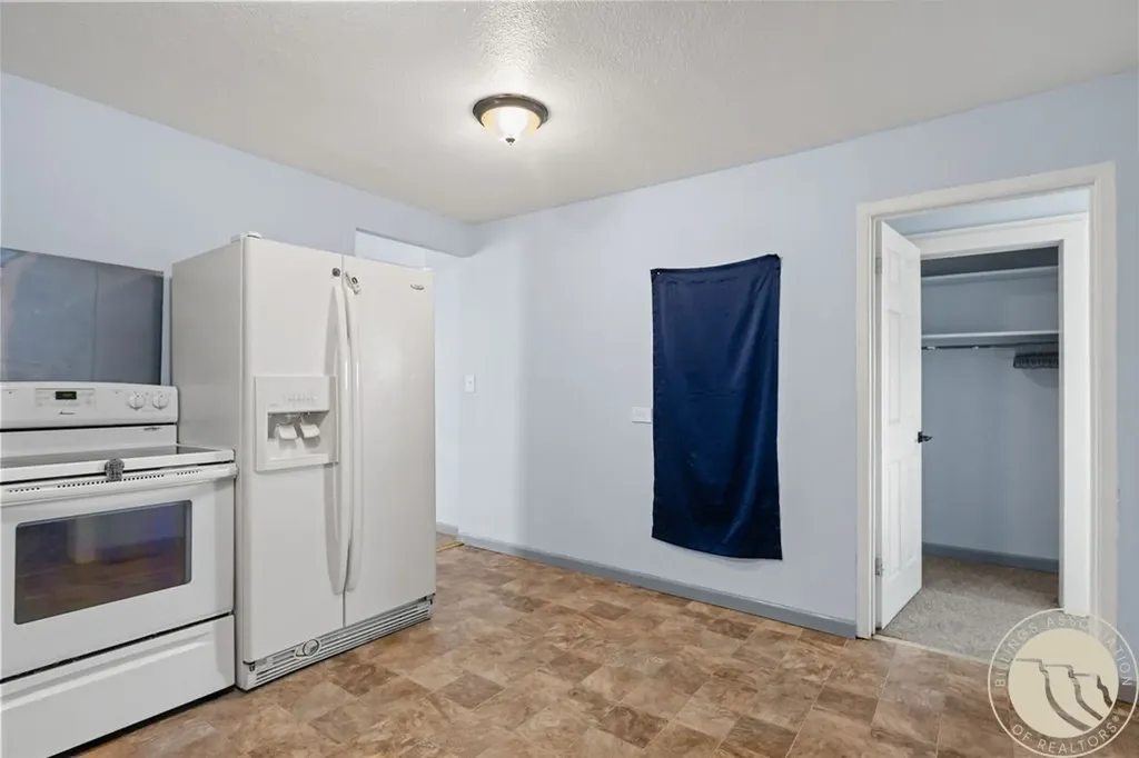 637 3rd Street W Hardin MT 59034