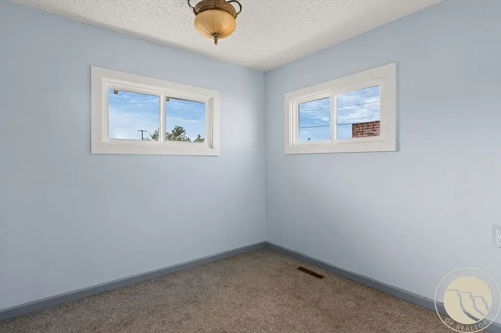 637 3rd Street W Hardin MT 59034