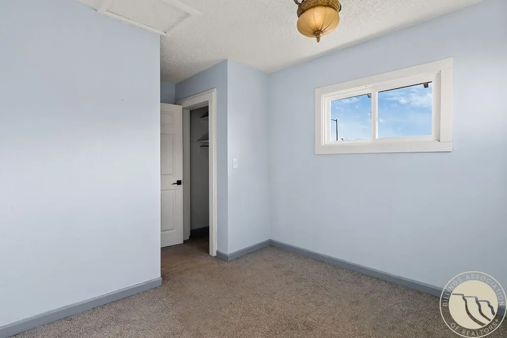 637 3rd Street W Hardin MT 59034