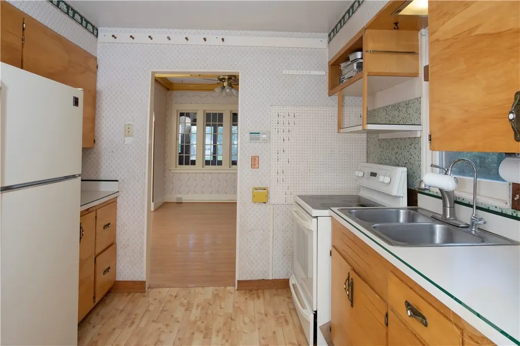 416 N Cody Avenue Hardin MT 59034