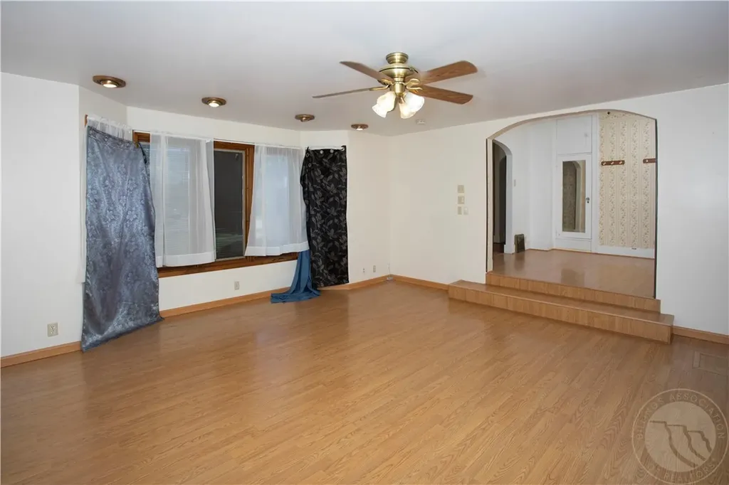 416 N Cody Avenue Hardin MT 59034
