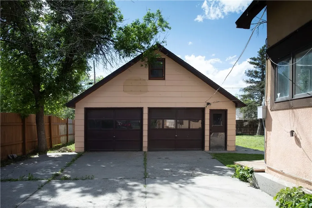 416 N Cody Avenue Hardin MT 59034