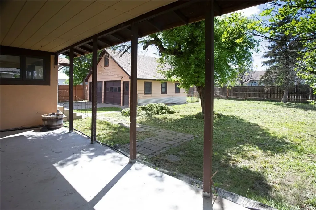 416 N Cody Avenue Hardin MT 59034