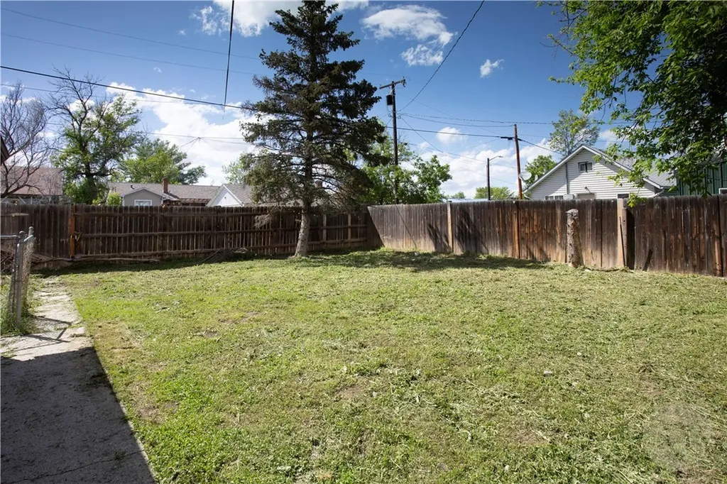 416 N Cody Avenue Hardin MT 59034