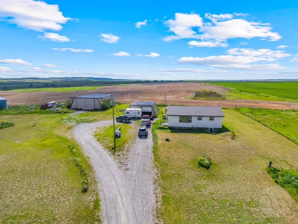 1036 Davis Road Hardin MT 59034