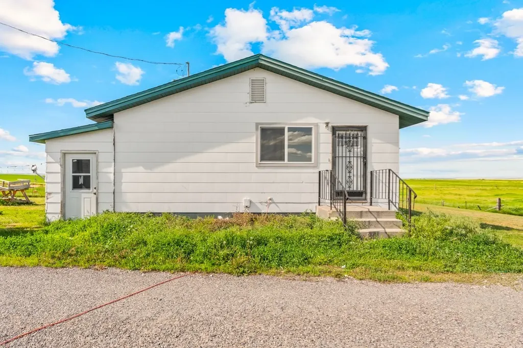 1036 Davis Road Hardin MT 59034