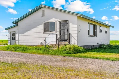 1036 Davis Road Hardin MT 59034