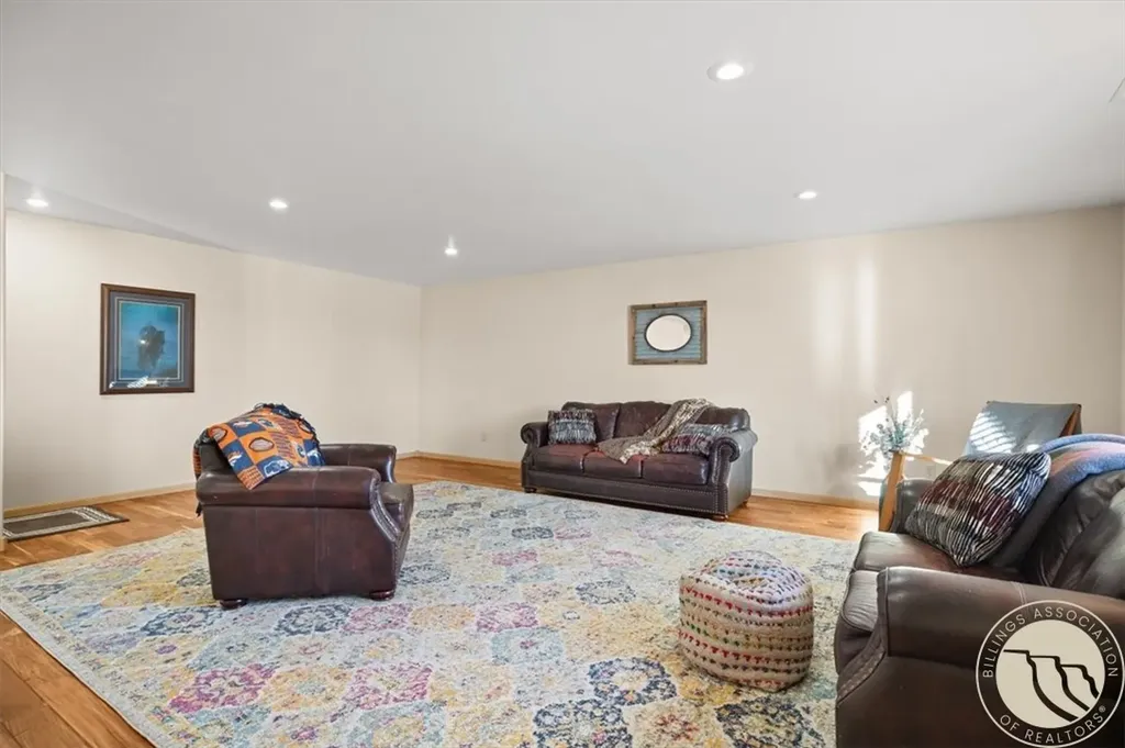1191 Chipper Lane Huntley MT 59037