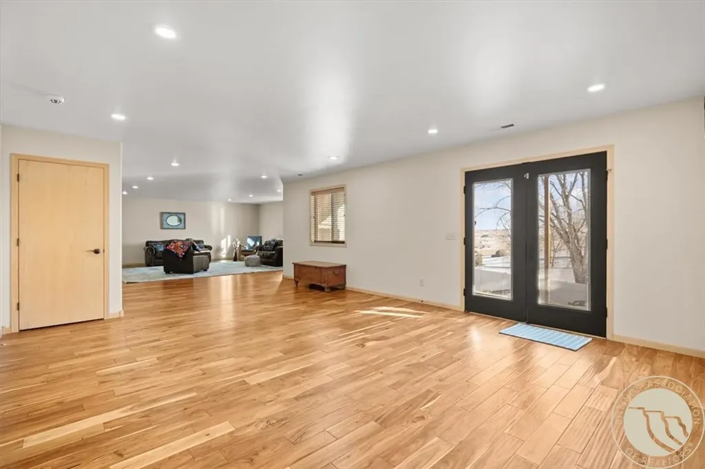 1191 Chipper Lane Huntley MT 59037