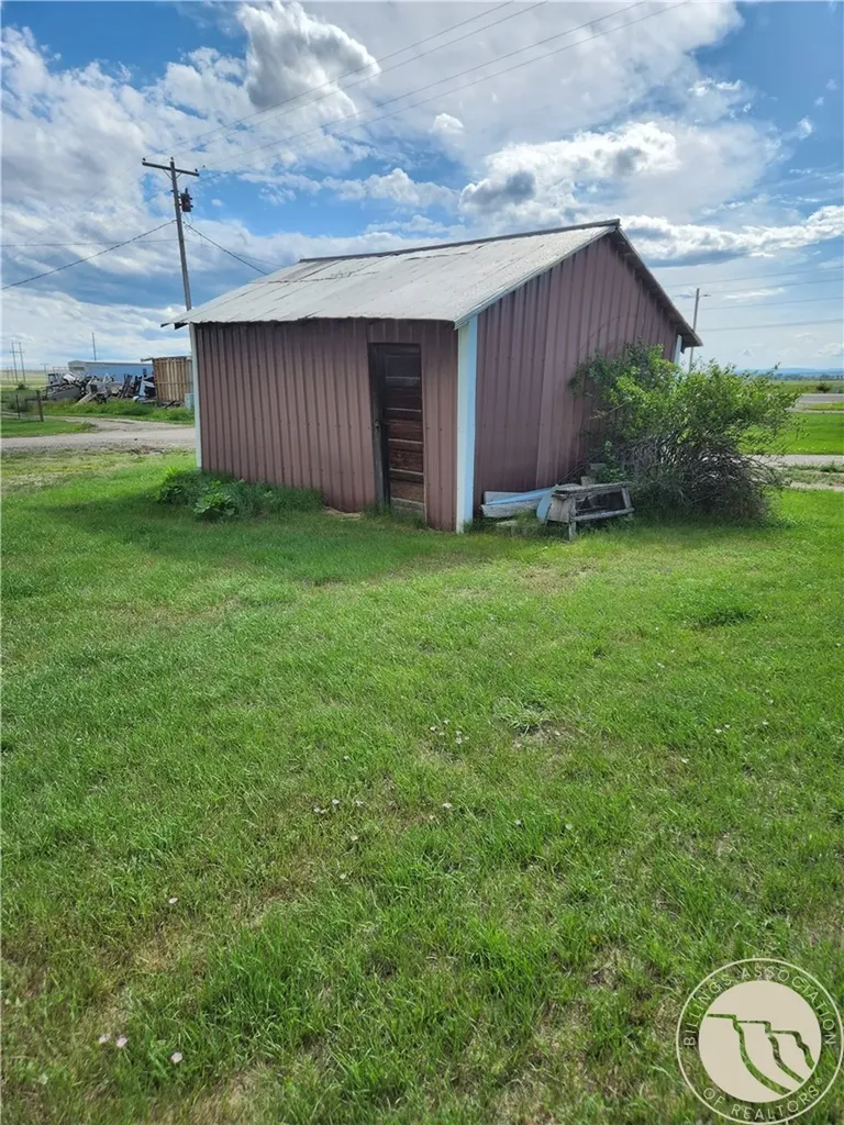 313 S Teigen Avenue Winnett MT 59087