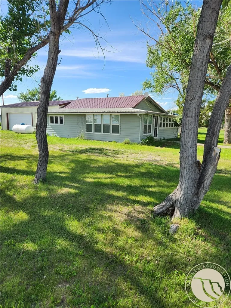 313 S Teigen Avenue Winnett MT 59087
