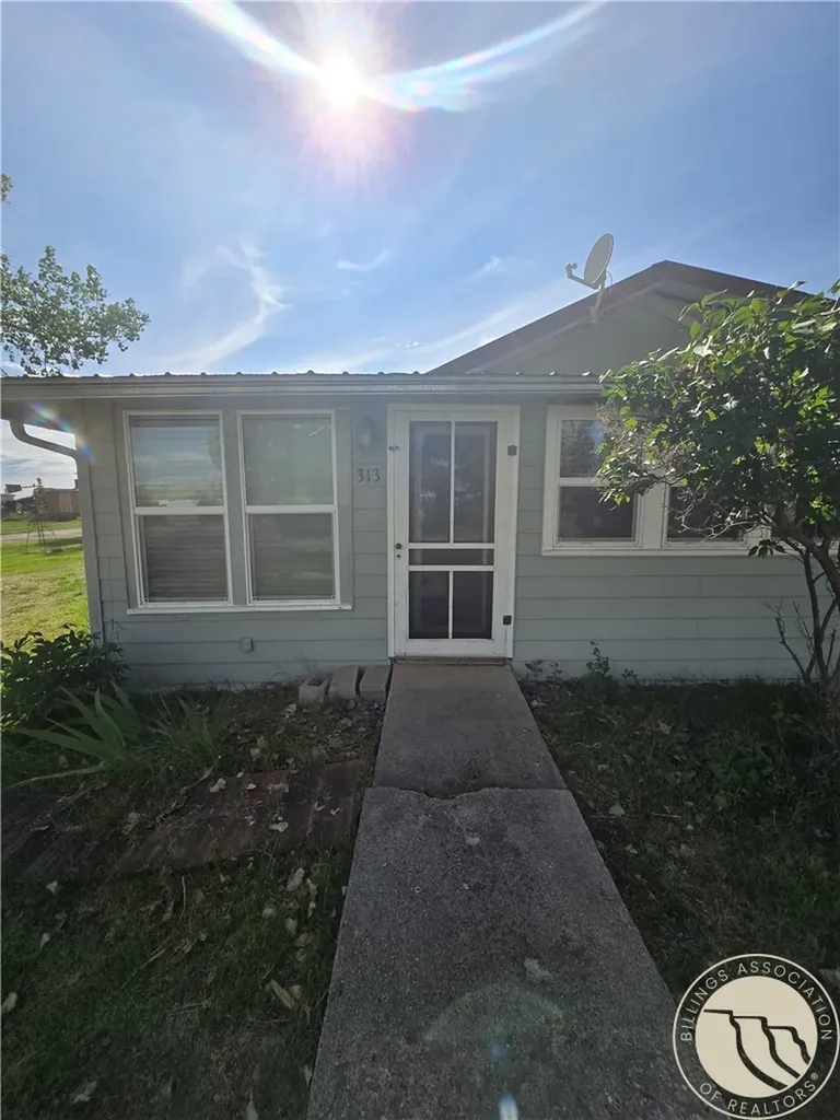 313 S Teigen Avenue Winnett MT 59087