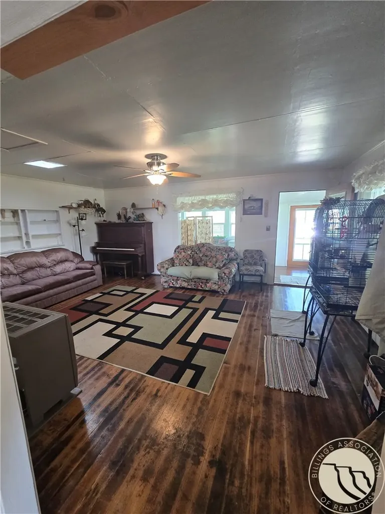 313 S Teigen Avenue Winnett MT 59087