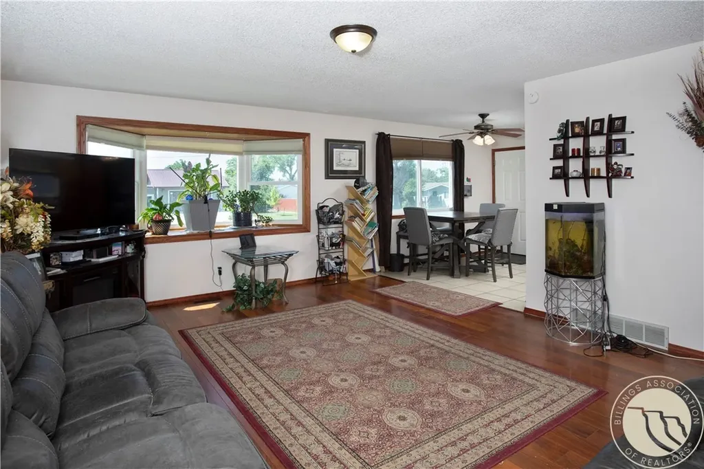 805 2nd W Hardin MT 59034