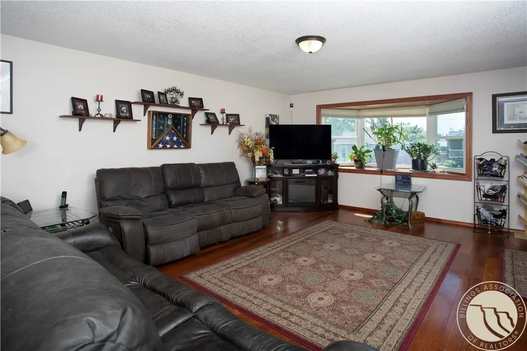 805 2nd W Hardin MT 59034