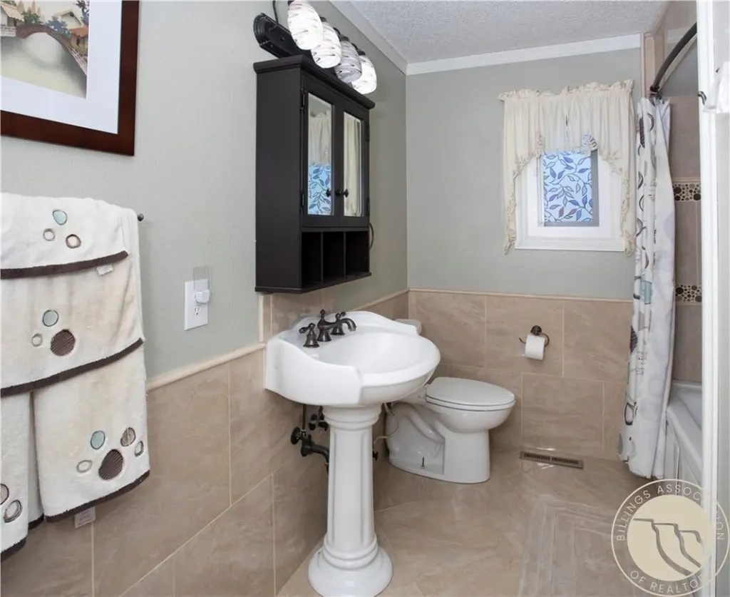 805 2nd W Hardin MT 59034