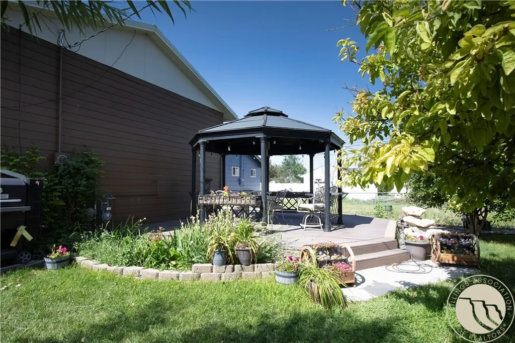 805 2nd W Hardin MT 59034
