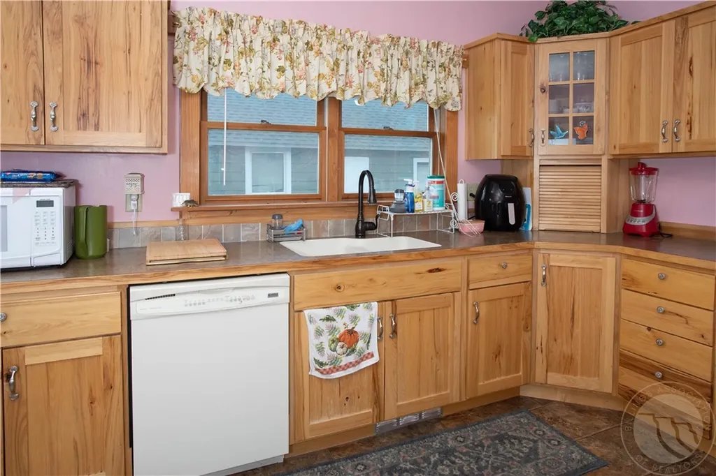 107 N Crawford Avenue Hardin MT 59034