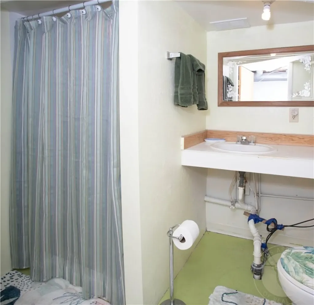 107 N Crawford Avenue Hardin MT 59034