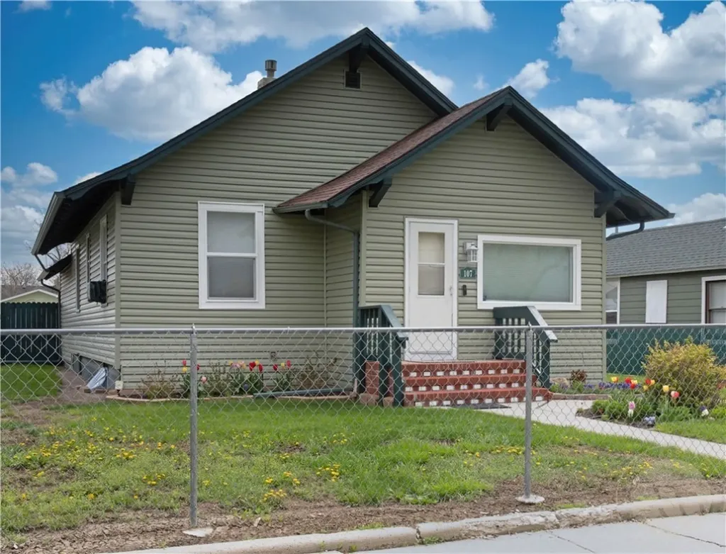 107 N Crawford Avenue Hardin MT 59034