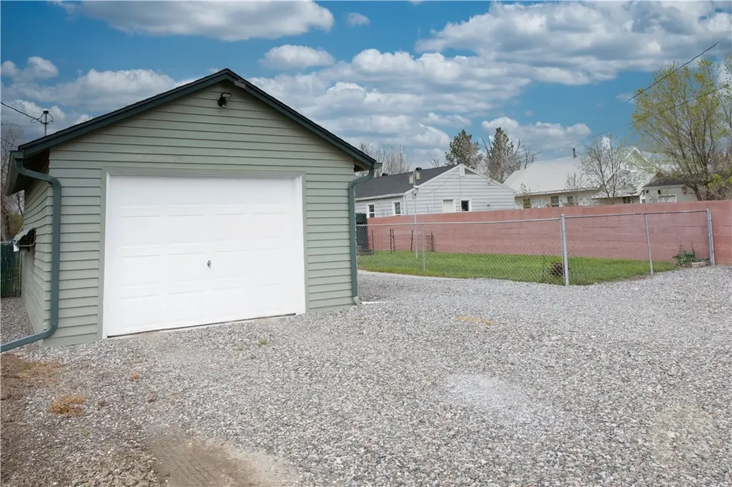 107 N Crawford Avenue Hardin MT 59034