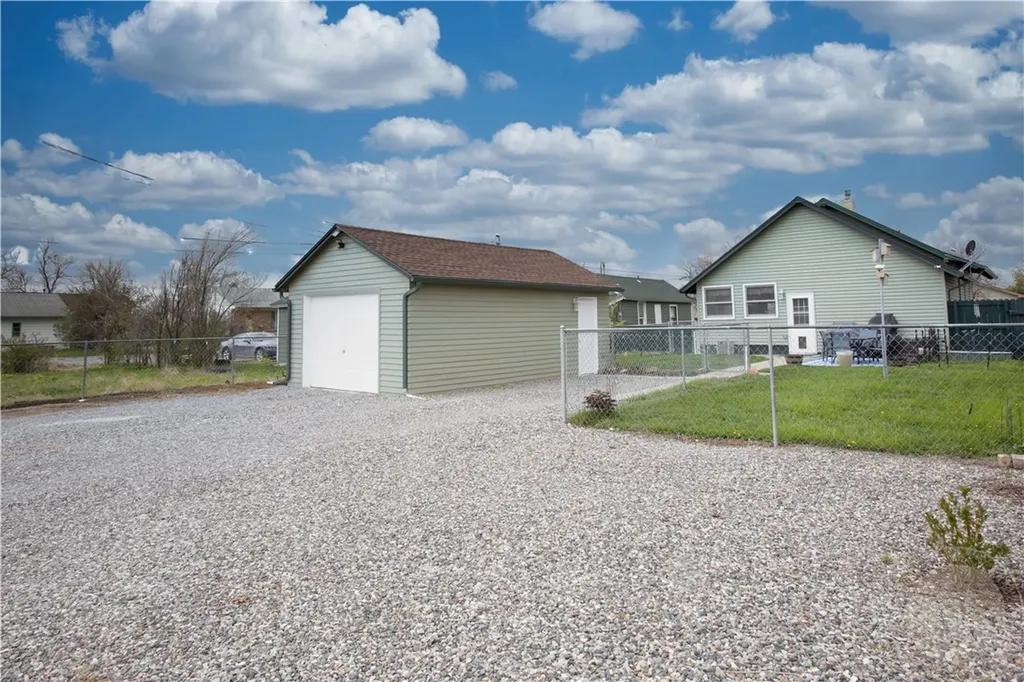 107 N Crawford Avenue Hardin MT 59034
