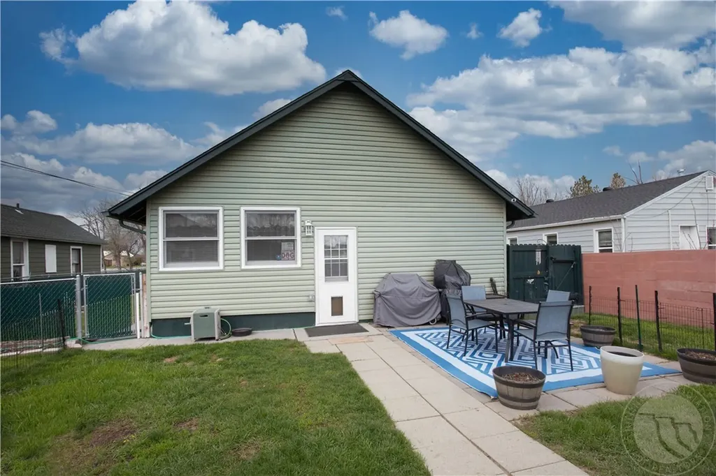 107 N Crawford Avenue Hardin MT 59034