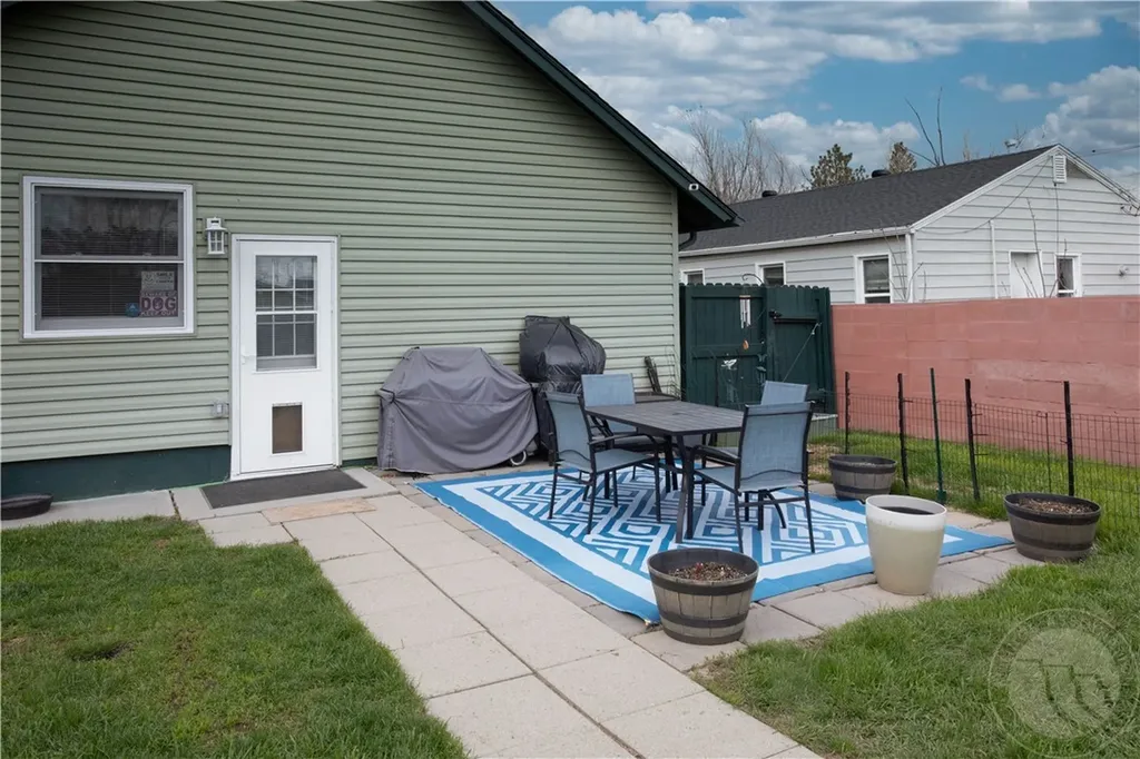 107 N Crawford Avenue Hardin MT 59034