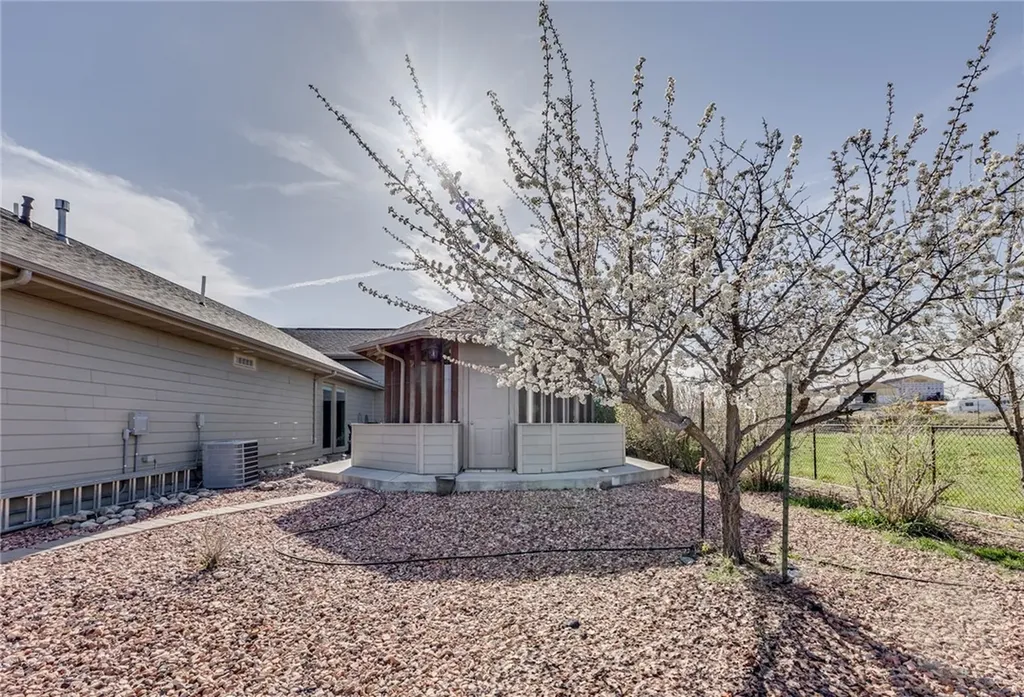 7623 N Leopard Avenue Billings MT 59106