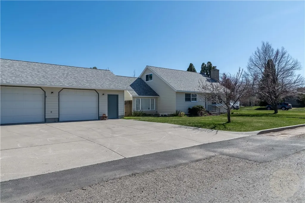 119 W 8th Avenue Big Timber MT 59011