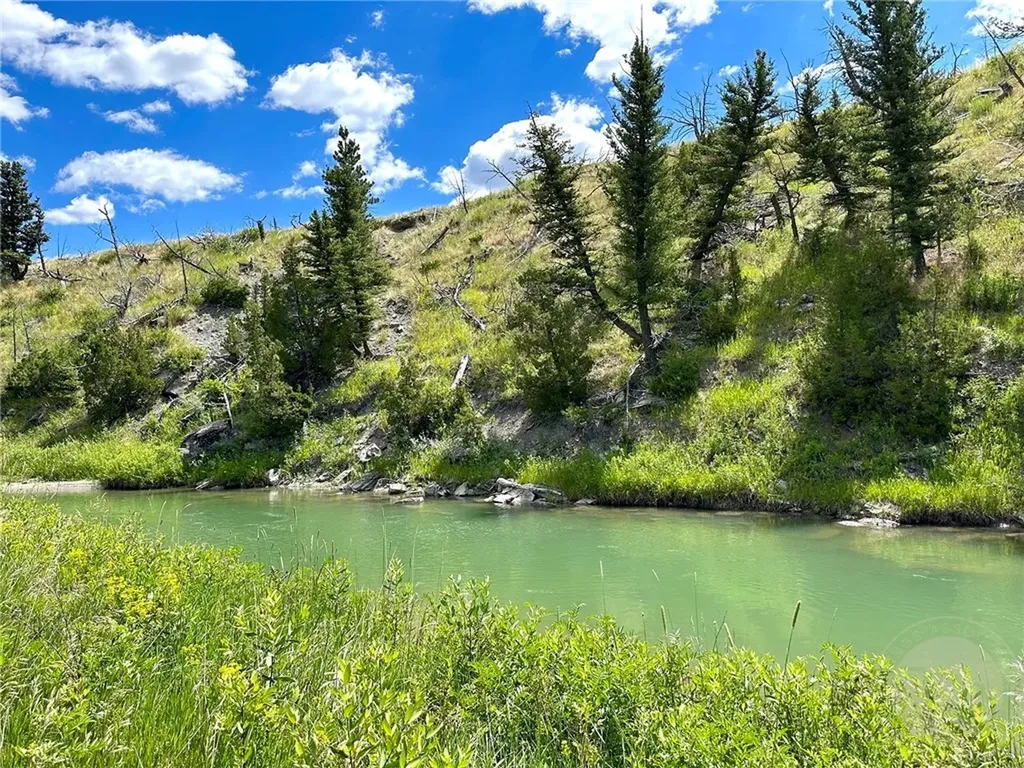 1058 Sweet Grass Road Big Timber MT 59011