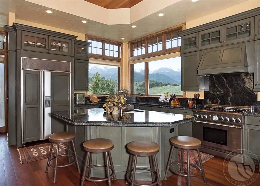 94 Sheep Mountain Road (w/ 614 Ac State Lease) Red Lodge MT 59068