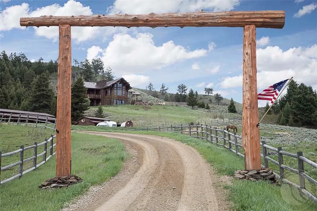 94 Sheep Mountain Road (w/ 614 Ac State Lease) Red Lodge MT 59068