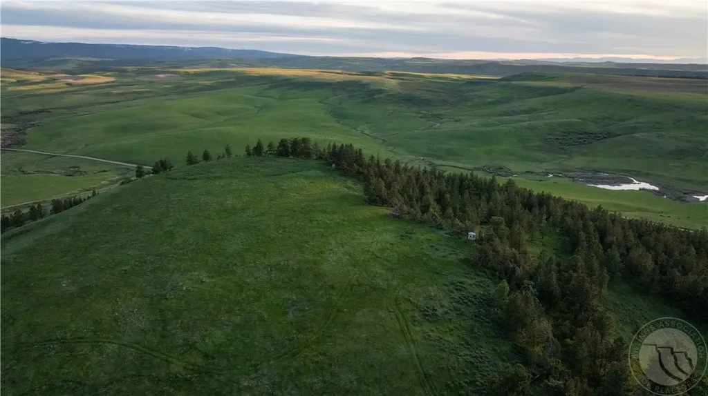 2887 Piper Cutoff S Lewistown MT 59457