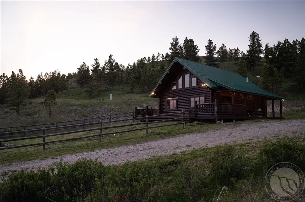 2887 Piper Cutoff S Lewistown MT 59457