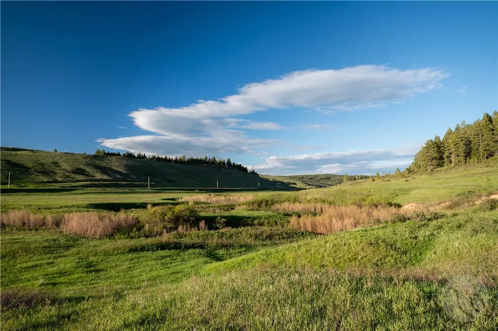 2887 Piper Cutoff S Lewistown MT 59457