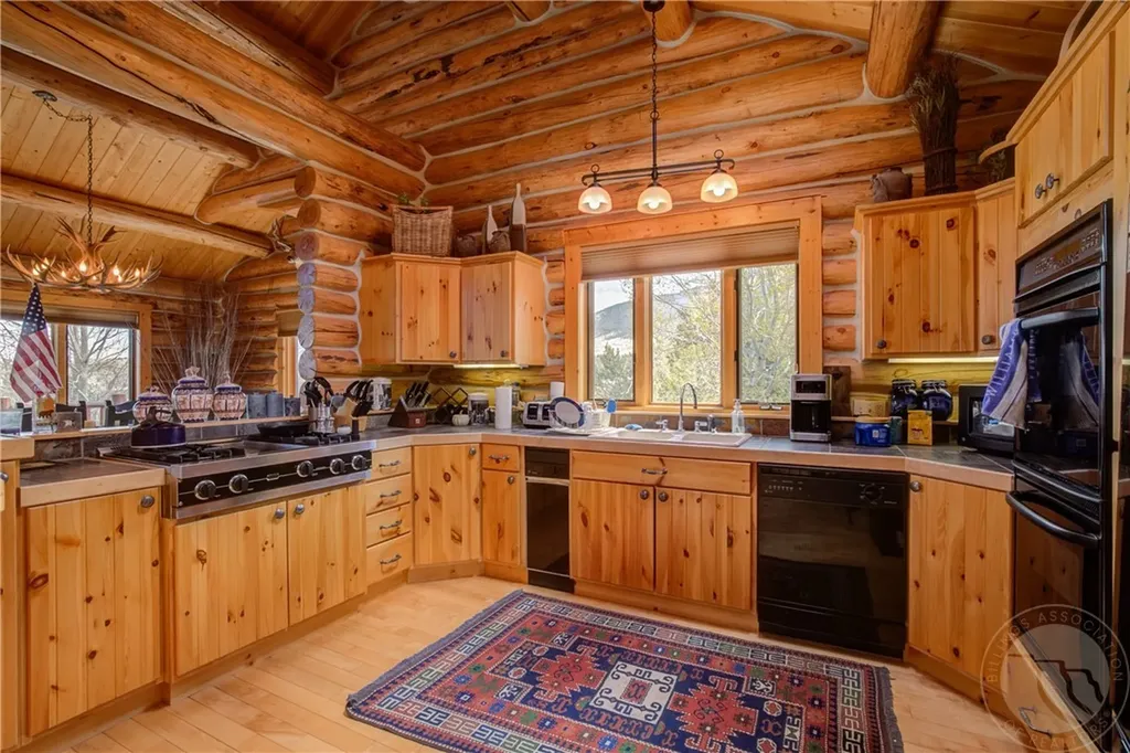 198 Meeteetse Trail Road Red Lodge MT 59068