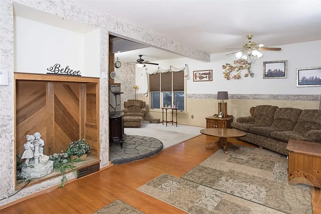 615 N Custer Avenue Hardin MT 59034